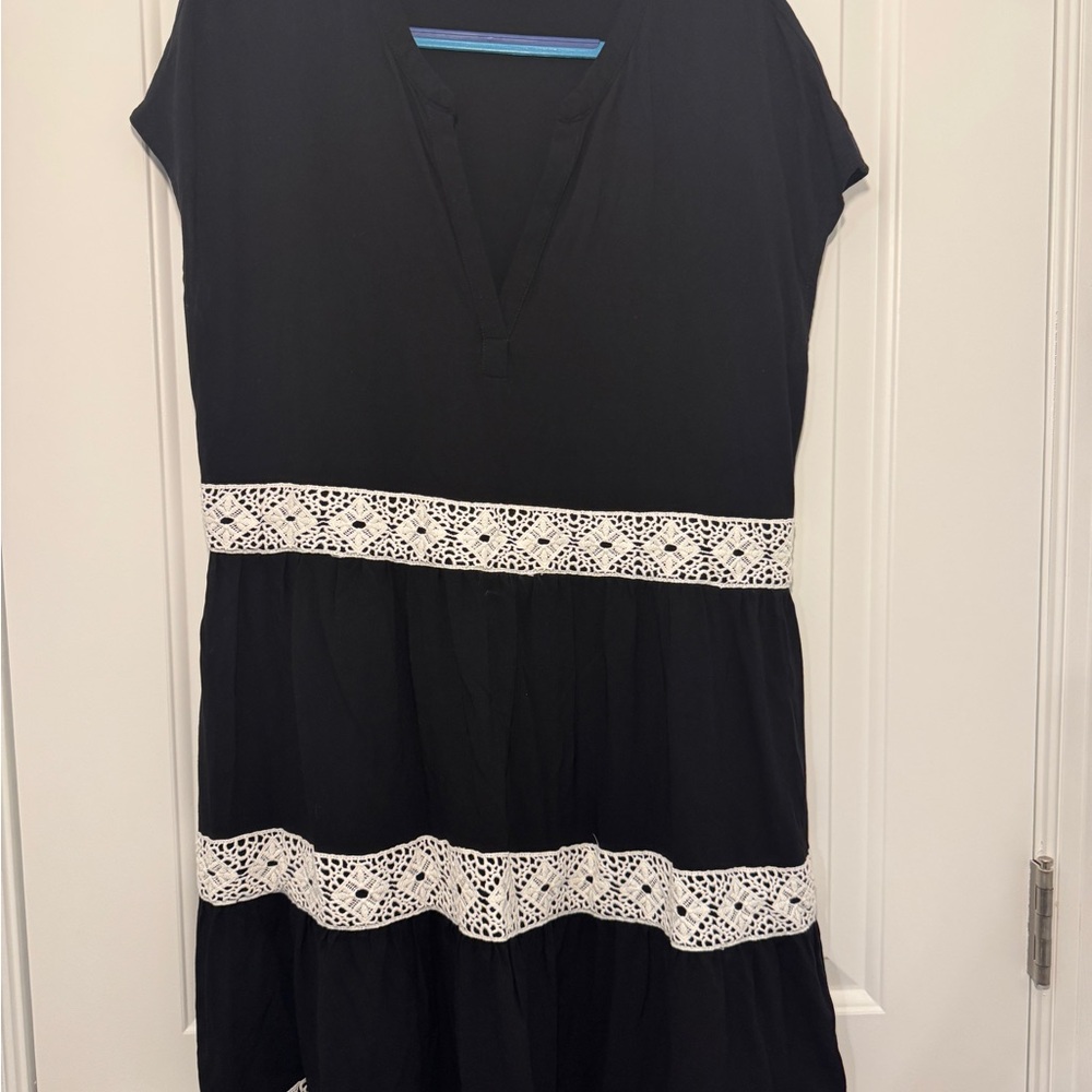 Gibsonlook Black Dress with White Lace Accents